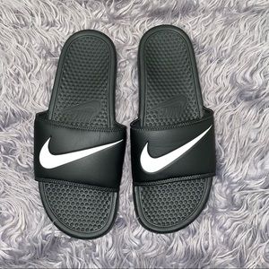Nike Benassi Swoosh Size 11